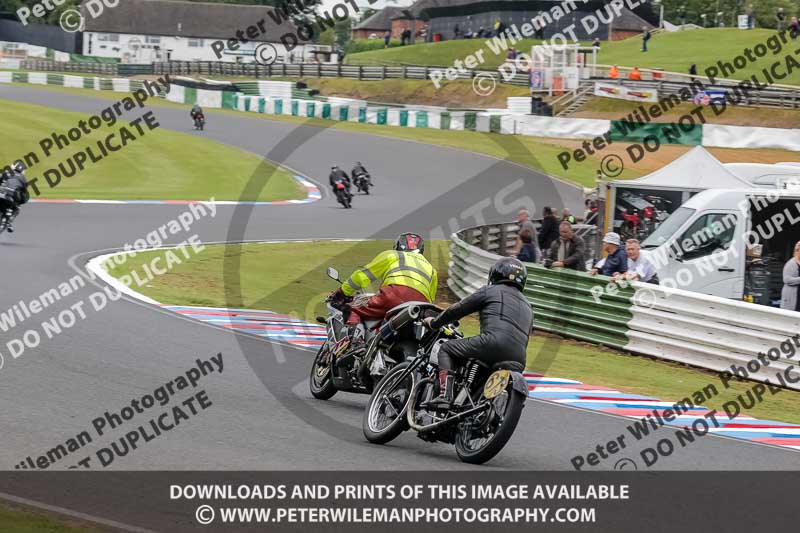 Vintage motorcycle club;eventdigitalimages;mallory park;mallory park trackday photographs;no limits trackdays;peter wileman photography;trackday digital images;trackday photos;vmcc festival 1000 bikes photographs